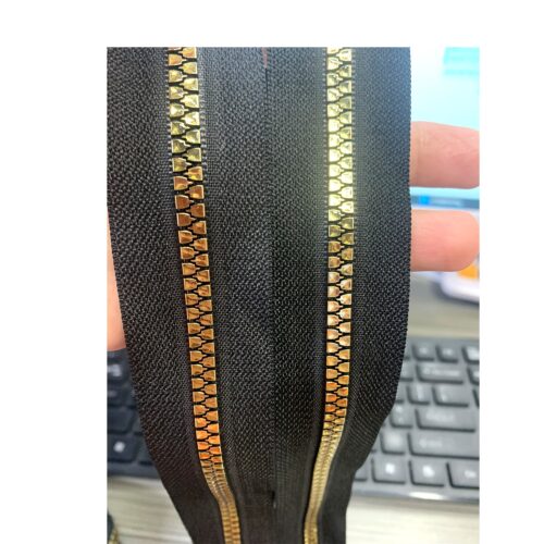 High Quality Metallic Zipper 5# Black Tape Tiangle Shape Light Gold Teeth Resin Zip Plastic Zippers for Bags for Garments